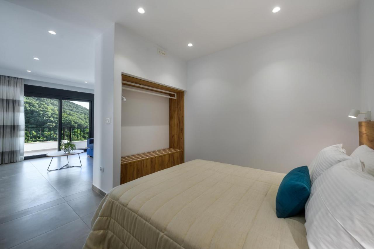 Suites Of Happiness Parga Exterior photo