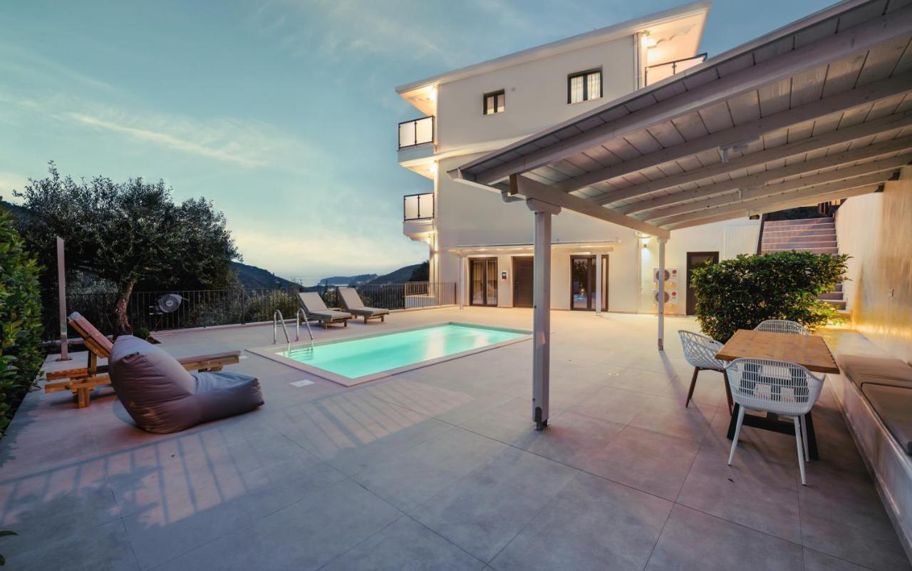 Suites Of Happiness Parga Exterior photo